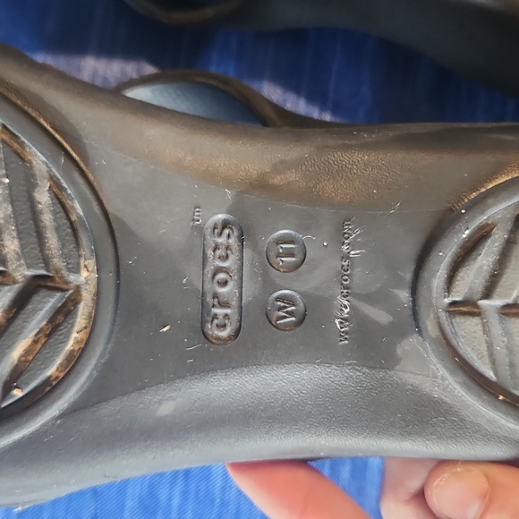 Used but excellent condition Crocs sandals - Picture 2 of 2